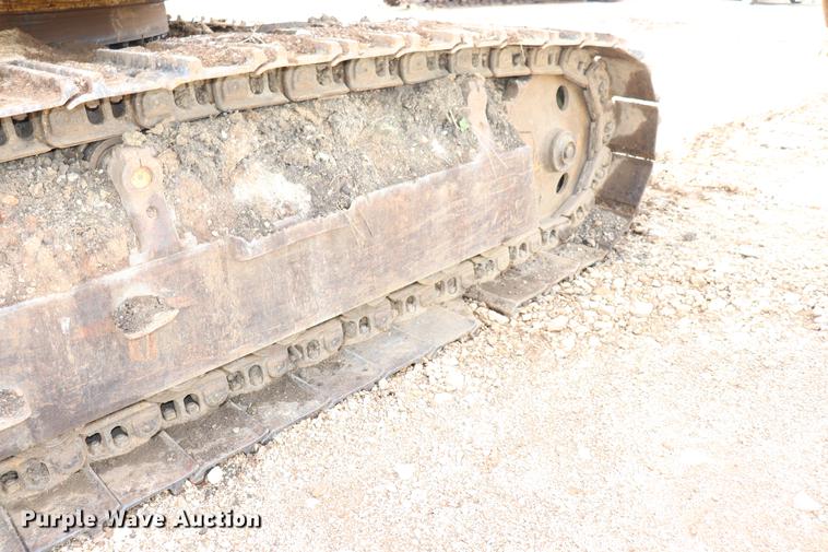 image for item ED9540 1988 Caterpillar 245B excavator