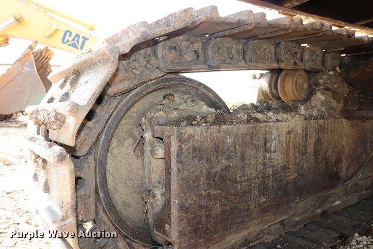 image for item ED9540 1988 Caterpillar 245B excavator
