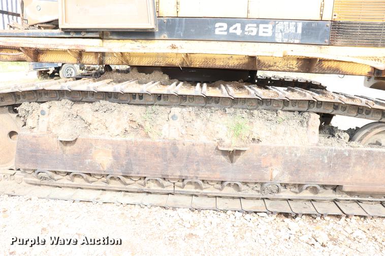image for item ED9540 1988 Caterpillar 245B excavator