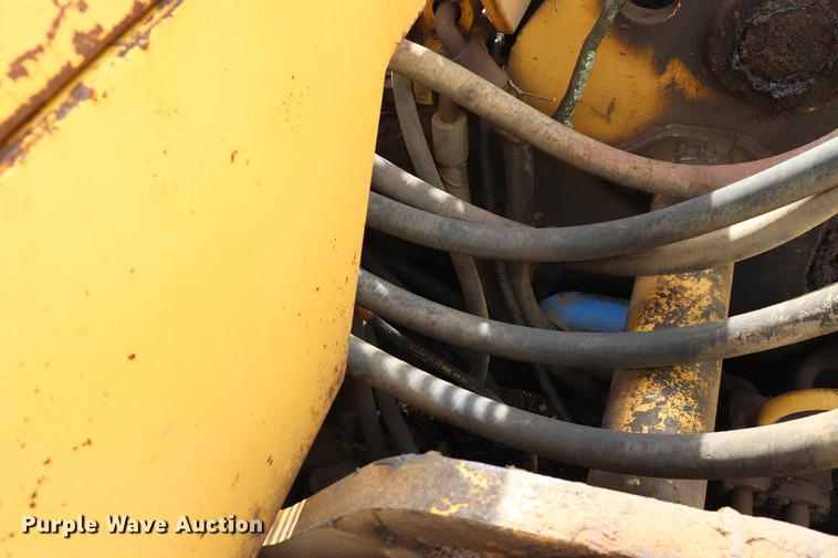 image for item ED9540 1988 Caterpillar 245B excavator