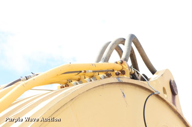 image for item ED9540 1988 Caterpillar 245B excavator