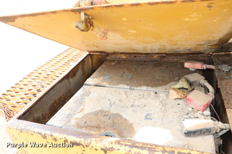 image for item ED9540 1988 Caterpillar 245B excavator