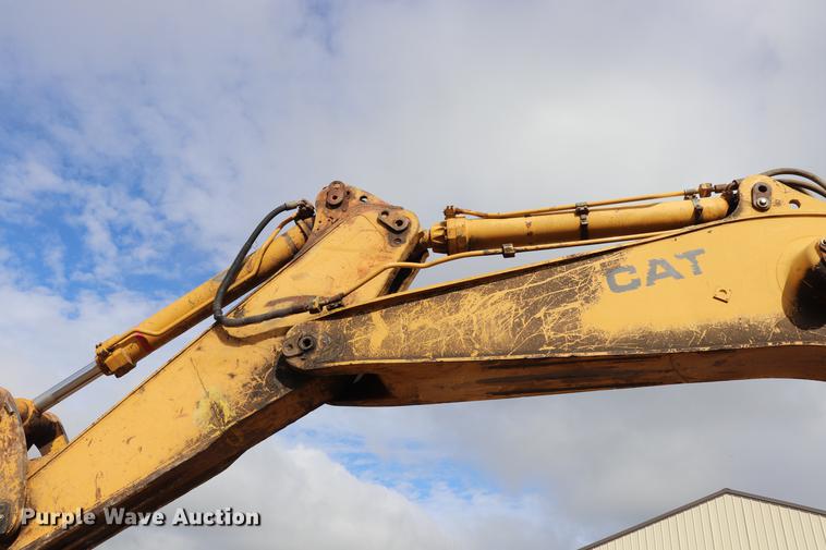image for item ED9540 1988 Caterpillar 245B excavator