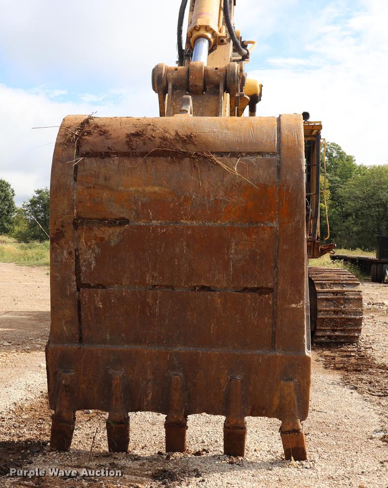 image for item ED9540 1988 Caterpillar 245B excavator