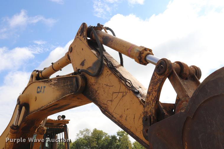 image for item ED9540 1988 Caterpillar 245B excavator
