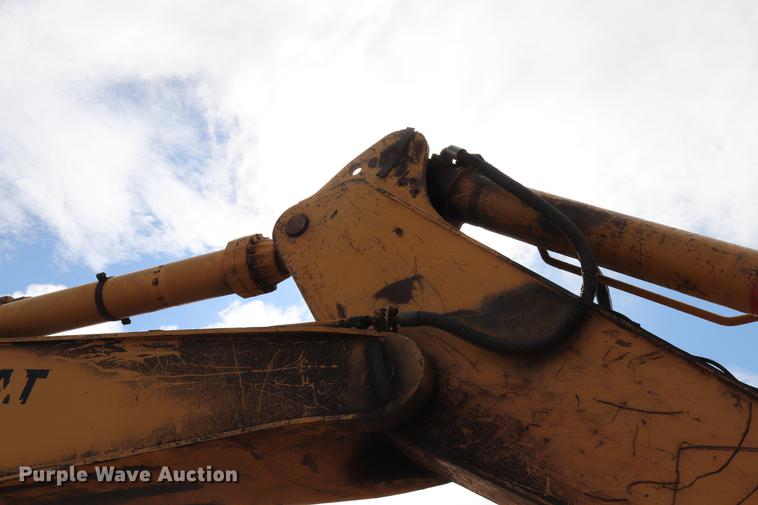 image for item ED9540 1988 Caterpillar 245B excavator