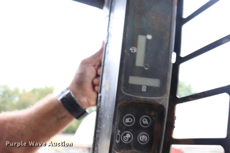 image for item ED9542 Case 450 skid steer