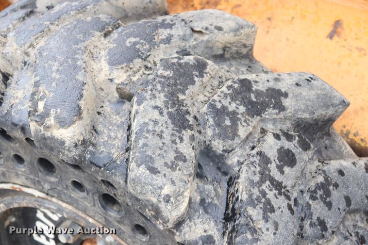 image for item ED9542 Case 450 skid steer