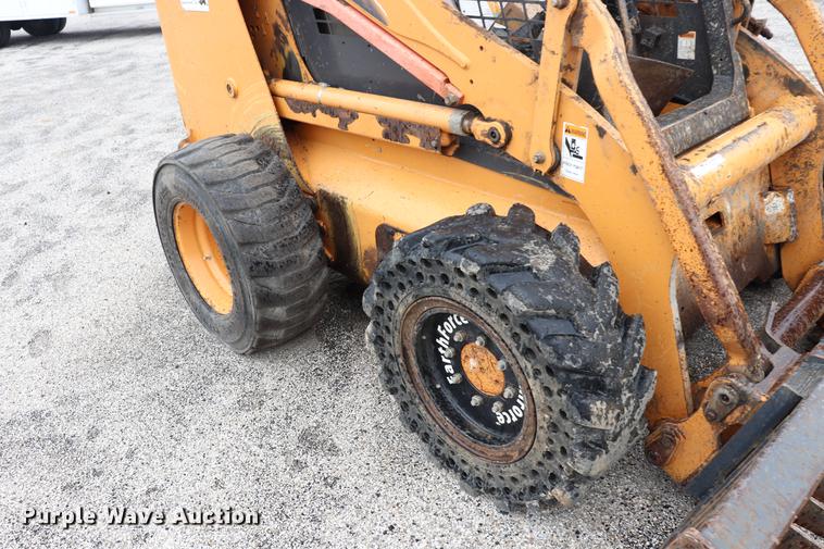 image for item ED9542 Case 450 skid steer