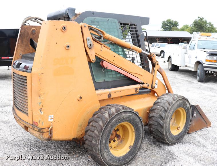 image for item ED9546 Case 90XT skid steer