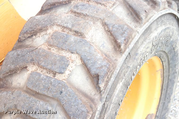 image for item ED9546 Case 90XT skid steer