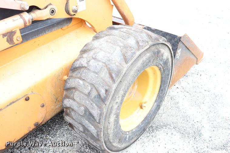 image for item ED9546 Case 90XT skid steer