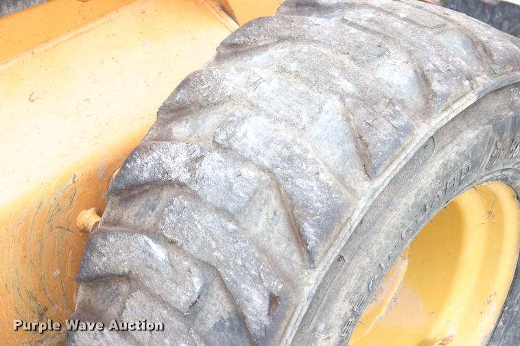 image for item ED9546 Case 90XT skid steer