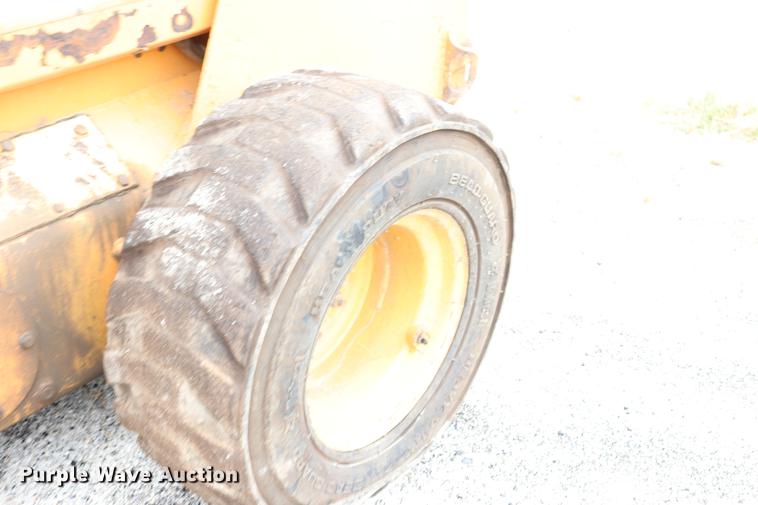 image for item ED9546 Case 90XT skid steer