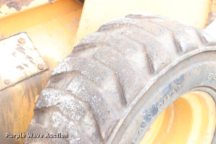 image for item ED9546 Case 90XT skid steer