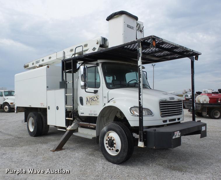 image for item J8595 2008 Freightliner Business Class M2 bucket truck