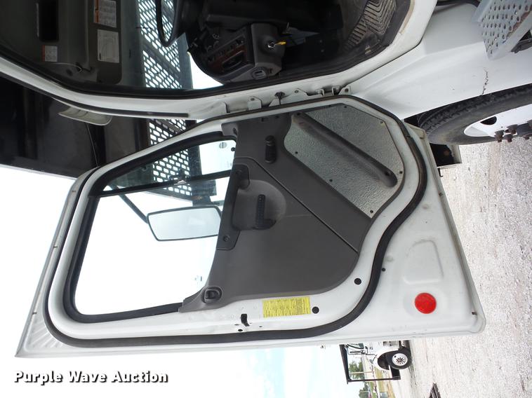 image for item J8595 2008 Freightliner Business Class M2 bucket truck