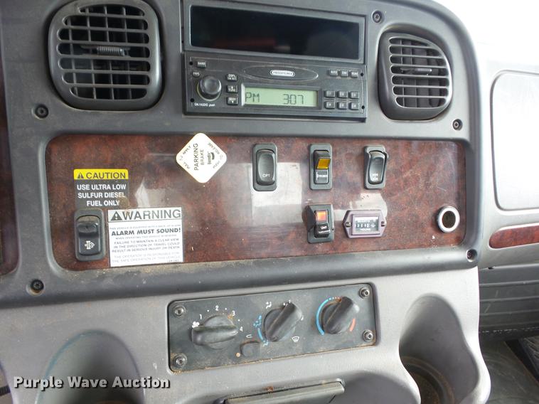 image for item J8595 2008 Freightliner Business Class M2 bucket truck