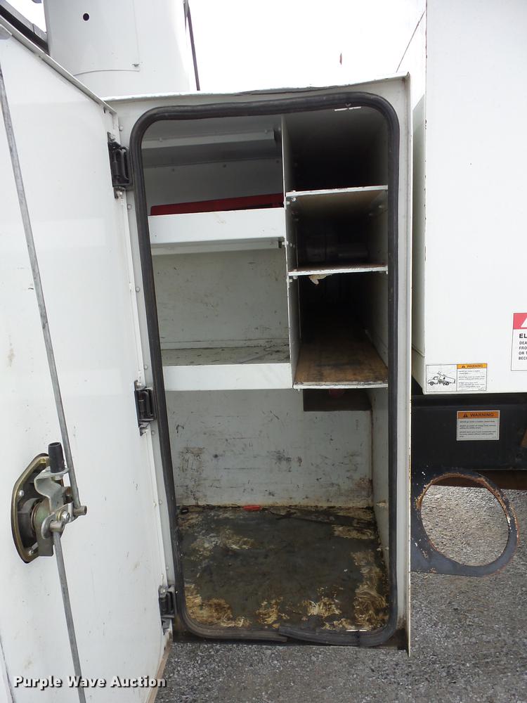 image for item J8595 2008 Freightliner Business Class M2 bucket truck