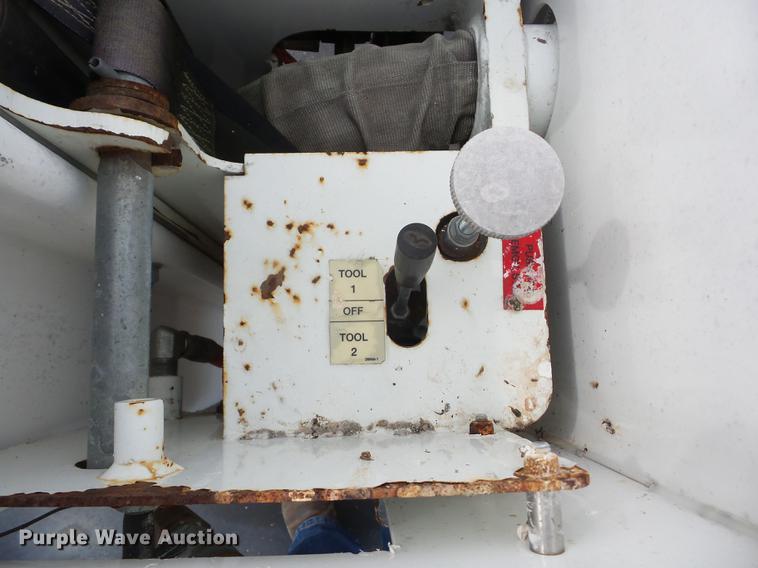 image for item J8595 2008 Freightliner Business Class M2 bucket truck