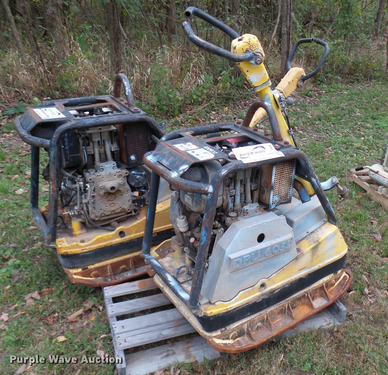 image for item K1769 1998 DPU 6055 vibratory plate compactor