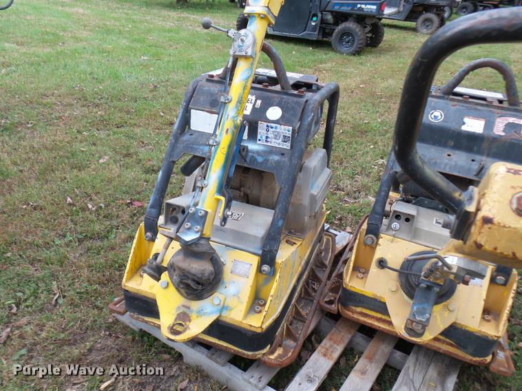 image for item K1769 1998 DPU 6055 vibratory plate compactor