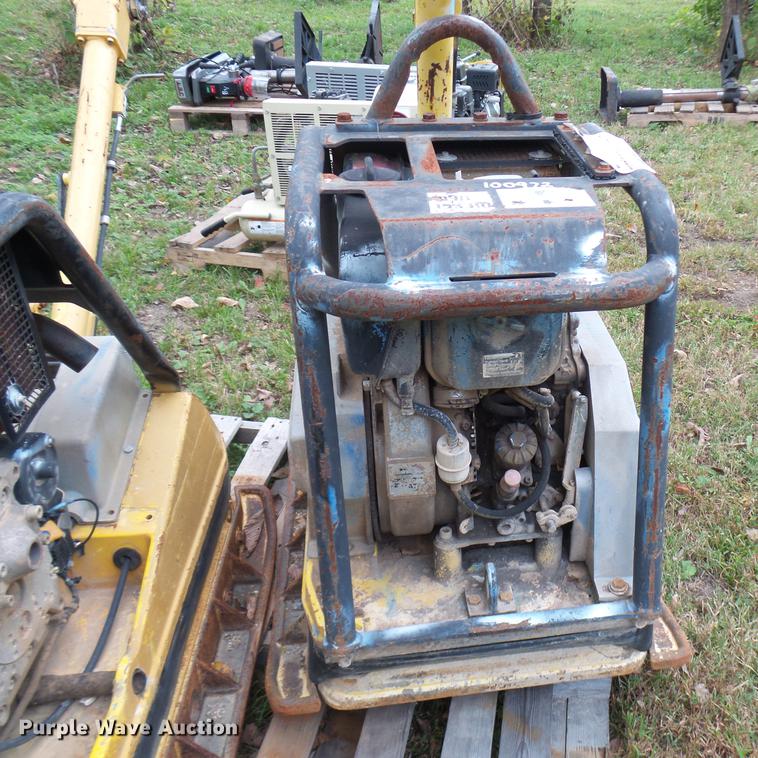 image for item K1769 1998 DPU 6055 vibratory plate compactor