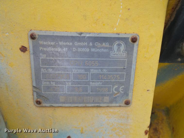 image for item K1769 1998 DPU 6055 vibratory plate compactor