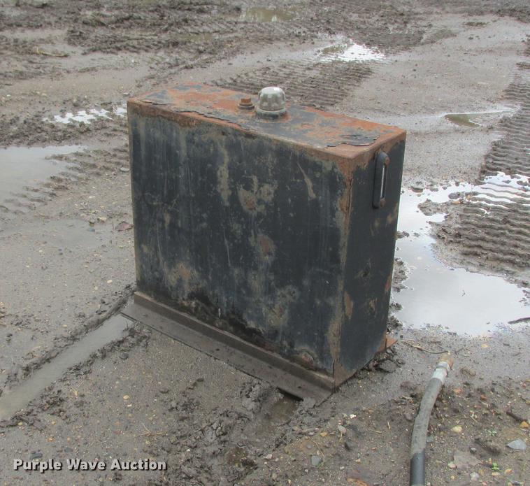 image for item K6112 (4) tanks