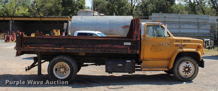 image for item L1913 1987 GMC 7000 Topkick dump truck