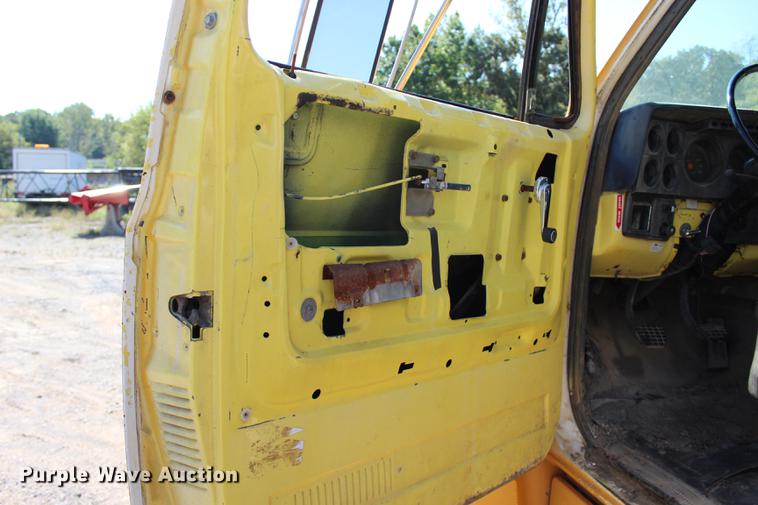 image for item L1913 1987 GMC 7000 Topkick dump truck