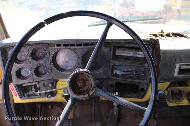 image for item L1913 1987 GMC 7000 Topkick dump truck