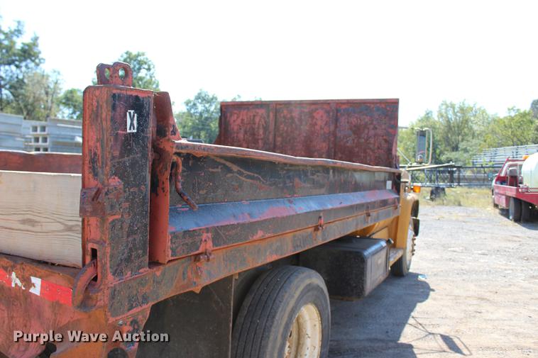 image for item L1913 1987 GMC 7000 Topkick dump truck