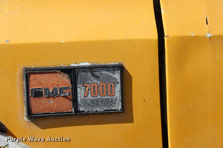 image for item L1913 1987 GMC 7000 Topkick dump truck