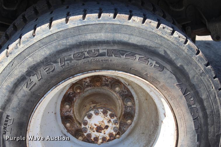 image for item L1913 1987 GMC 7000 Topkick dump truck