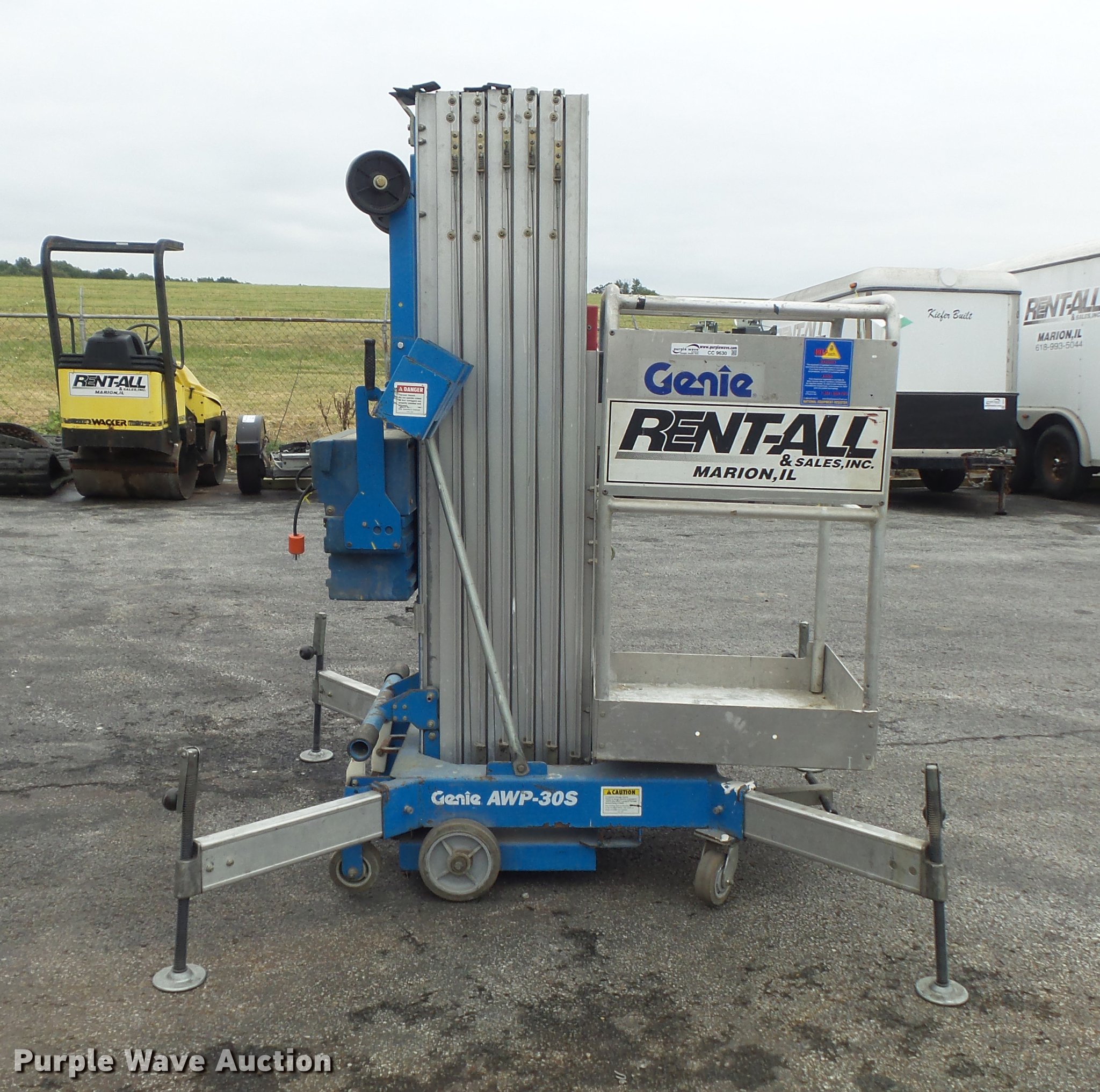 2000 Genie AWP30S vertical lift in Marion, IL Item CC9630 sold