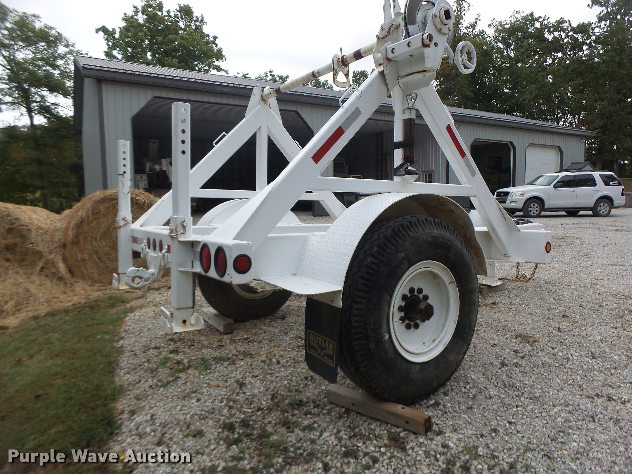 1989 Butler reel trailer in Eldon, MO Item DB1496 sold Purple Wave