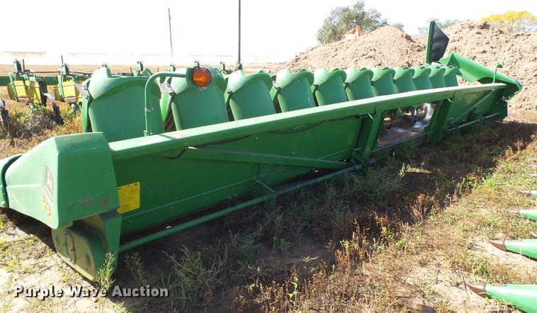 image for item BJ9948 John Deere 1293 corn head