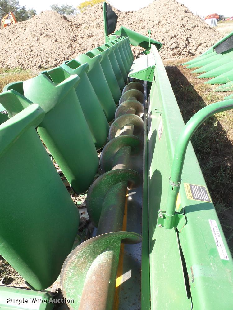 image for item BJ9948 John Deere 1293 corn head