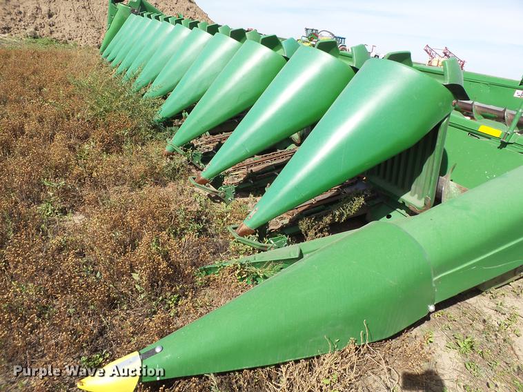 image for item BJ9948 John Deere 1293 corn head