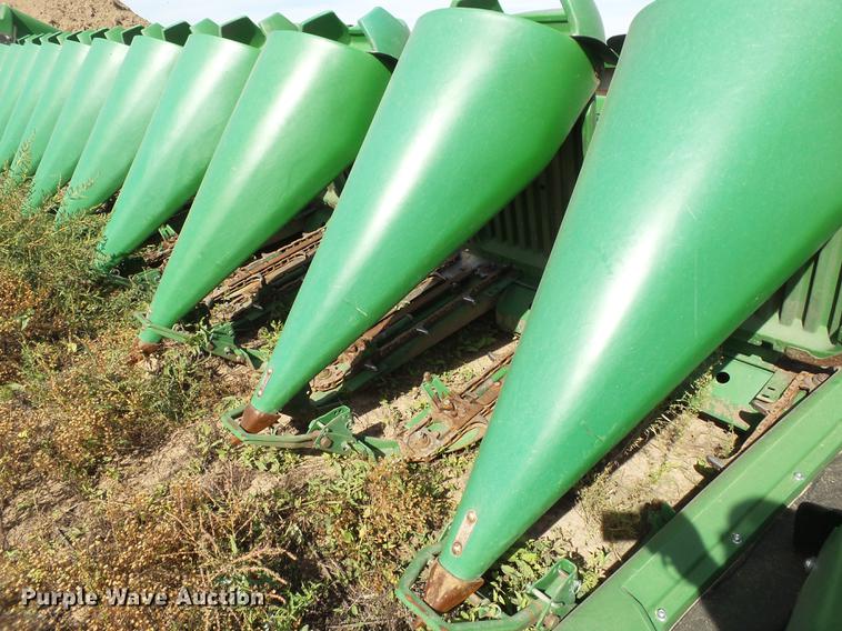 image for item BJ9948 John Deere 1293 corn head