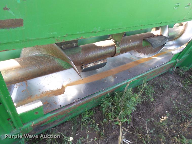 image for item BJ9948 John Deere 1293 corn head
