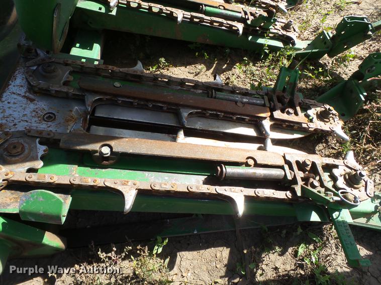 image for item BJ9948 John Deere 1293 corn head
