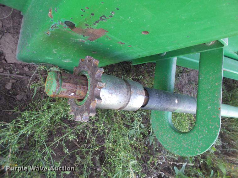 image for item BJ9948 John Deere 1293 corn head