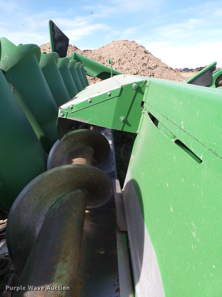 image for item BJ9948 John Deere 1293 corn head