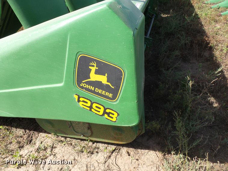 image for item BJ9948 John Deere 1293 corn head