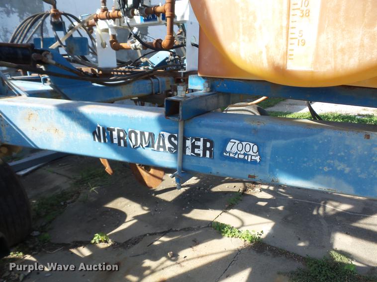 image for item DA0750 Nitromaster 7000 series anhydrous ammonia applicator