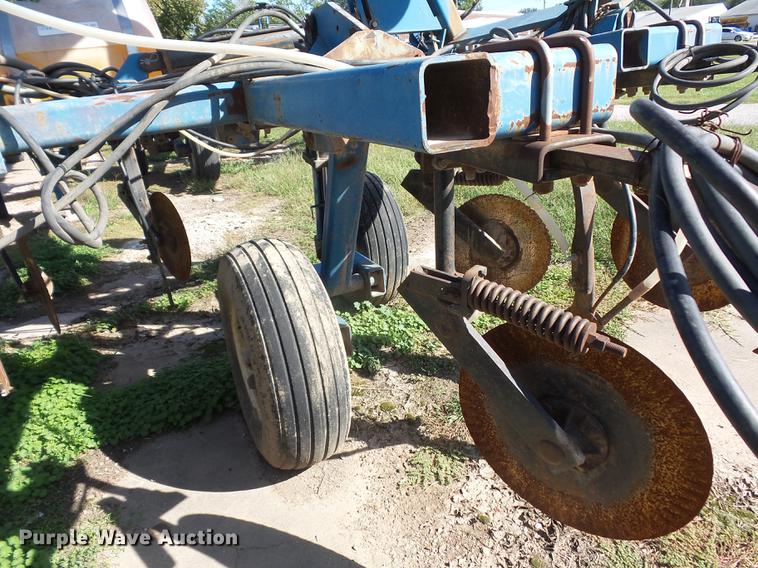 image for item DA0751 Nitromaster 7000 series anhydrous ammonia applicator