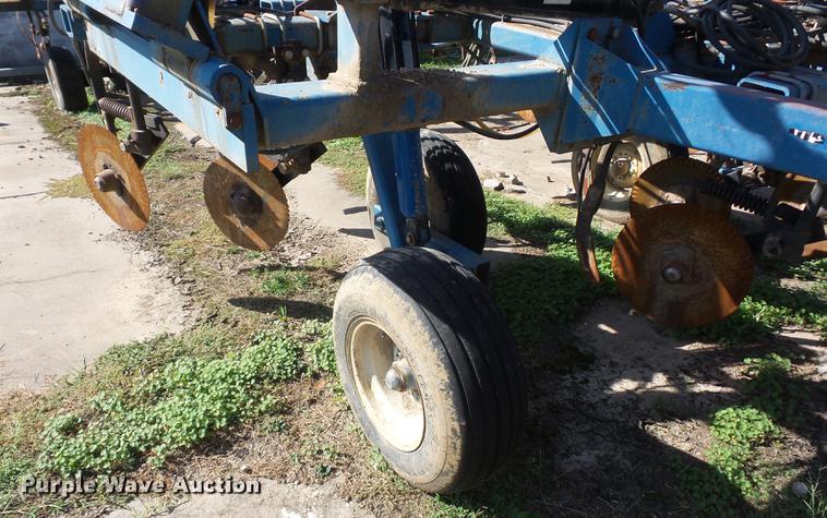 image for item DA0751 Nitromaster 7000 series anhydrous ammonia applicator