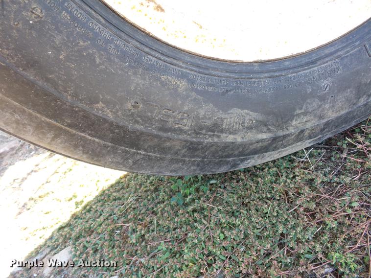 image for item DA0752 Loadrunner anhydrous ammonia applicator